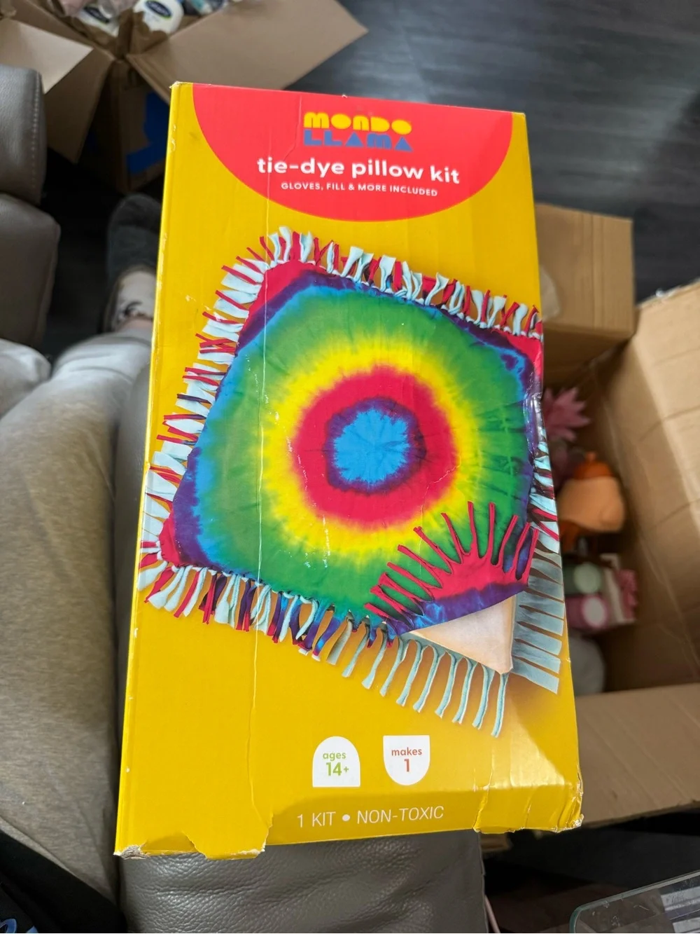 Mondo Llama Tie-Dye tie blanket Kit - Bright Rainbow